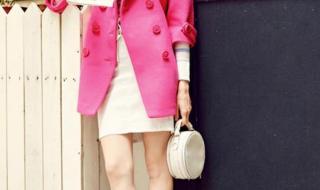 玫红色搭配什么颜色