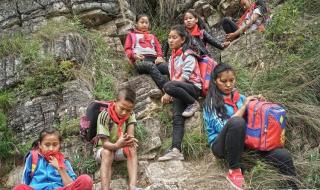 四川悬崖上的村庄